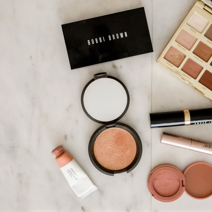 Warm eyeshadow palette and makeup